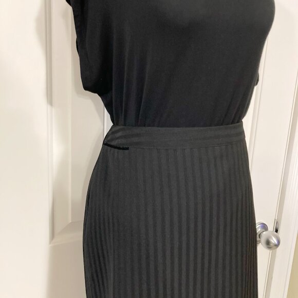REITMANS Black ribbed pencil skirt ~ Y2K goth MEDIUM LARGE striped lined skirt - Picture 4 of 14